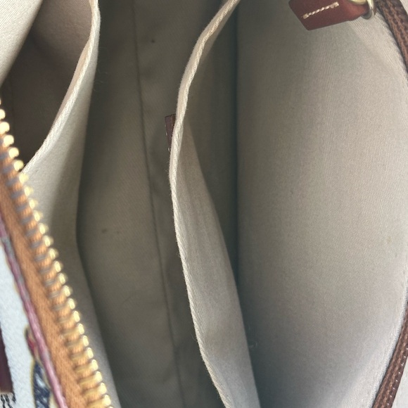 AUTHENTIC Dooney & Bourke Purse - Picture 4 of 4